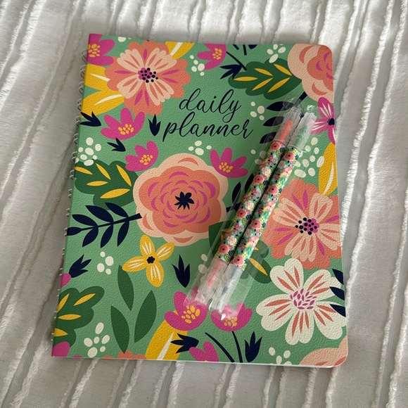 Daily Planner Spiral Notebook Undated with 2 Colored Pens/Highlighters - Picture 1 of 6